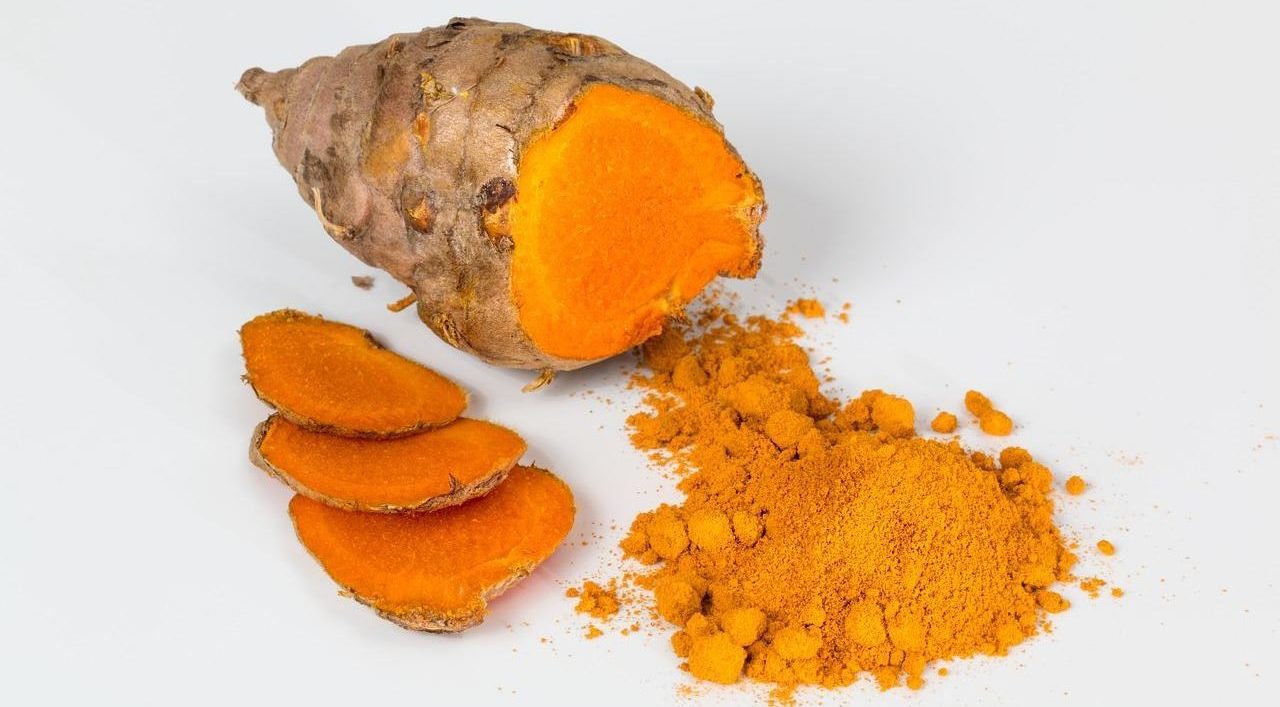 naturalne spalacze tłuszczu - kurkuma